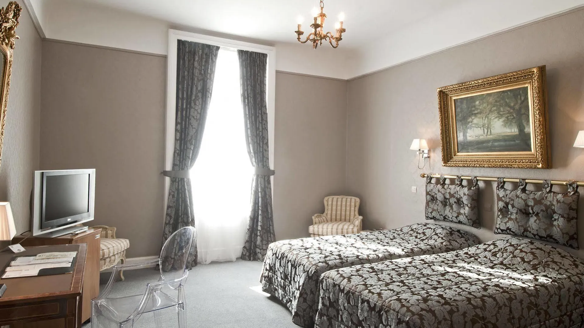 Grand Hotel Bellevue - Grand Place Lille 4*,