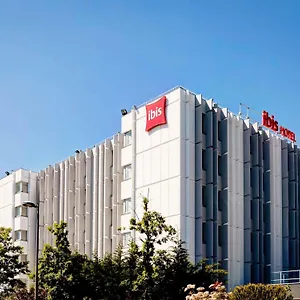 Ibis Lyon Est 3* Bron